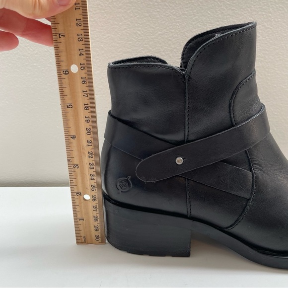 Born Tori leather Boots size 8 black cross strap bootie basic heeled motorcycle - Picture 11 of 12